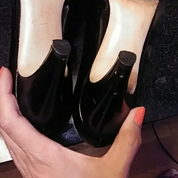 Black Ferragamo shoes - Picture 4 of 8